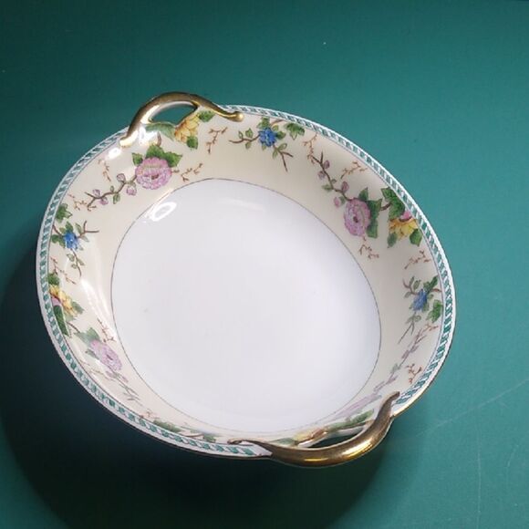 Noritake Serving Dish White and Gold Serveware Bowl with Elegant Handles - Picture 1 of 6